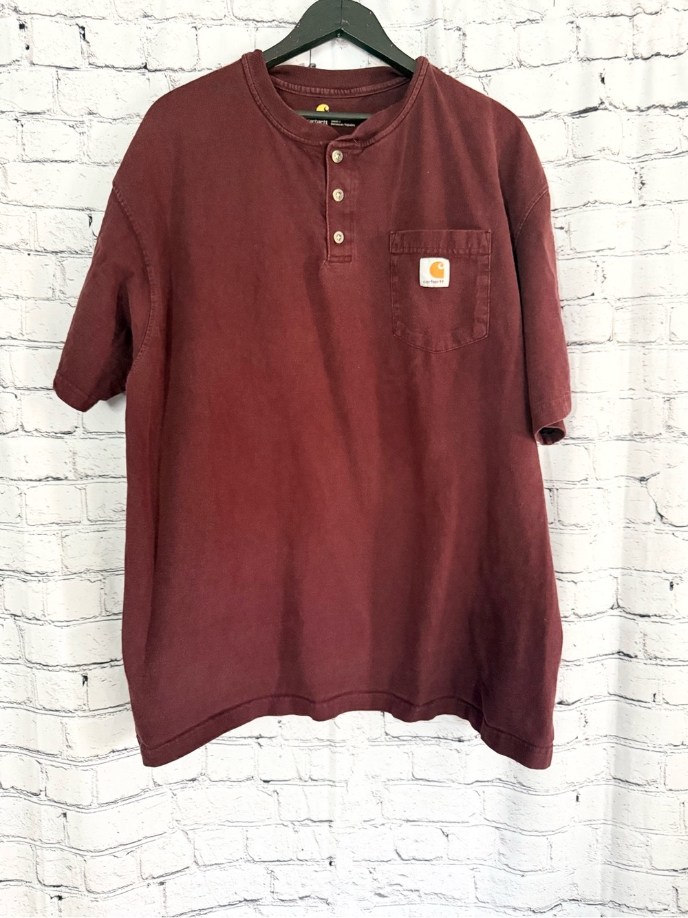 Carhartt Men's Burgundy Henley Shirt. Size XL